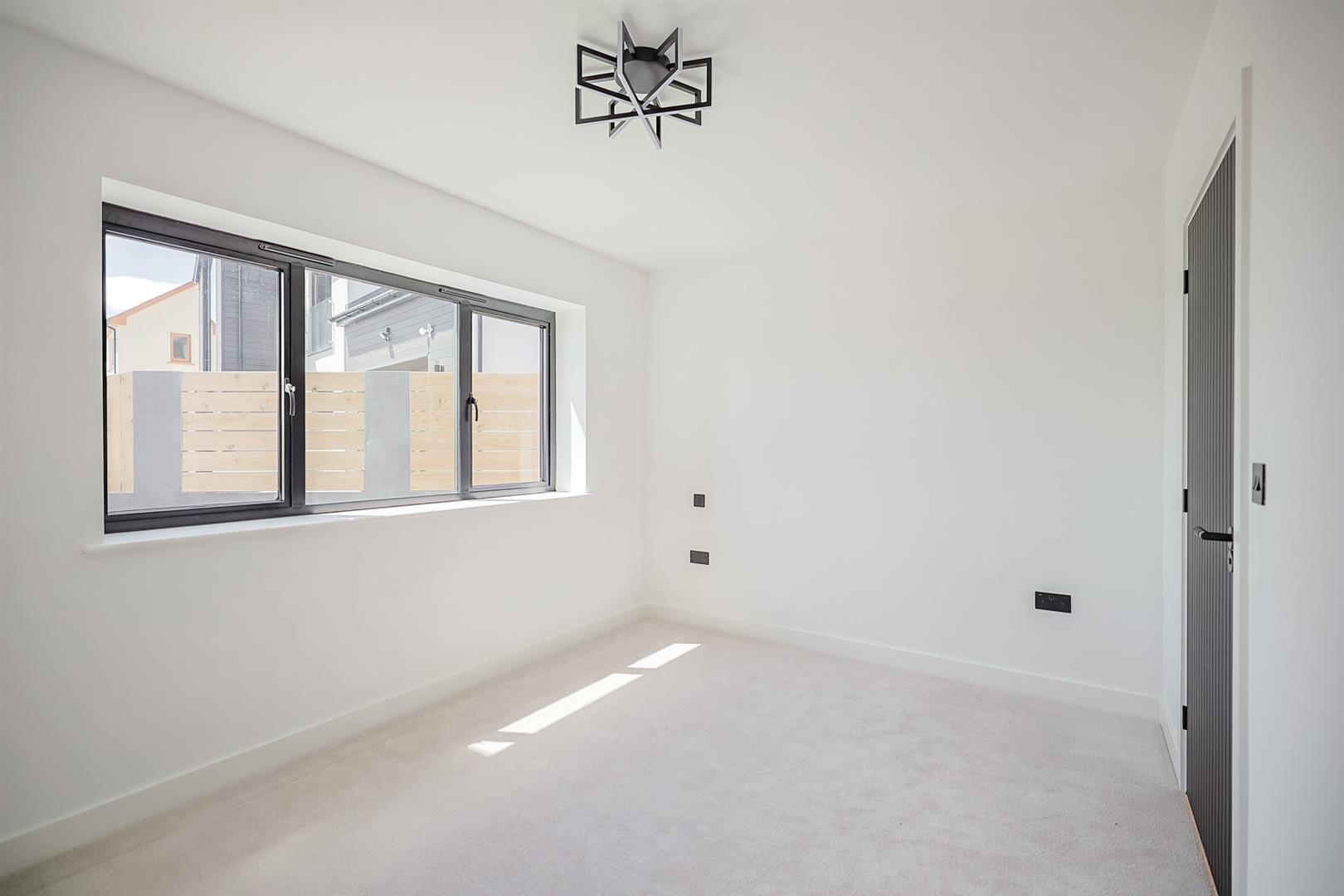 Heddfan, Croesyceiliog, Carmarthen, SA32 8DS